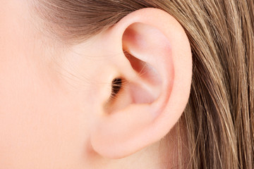 耳の違和感は意外とストレスになるものです。